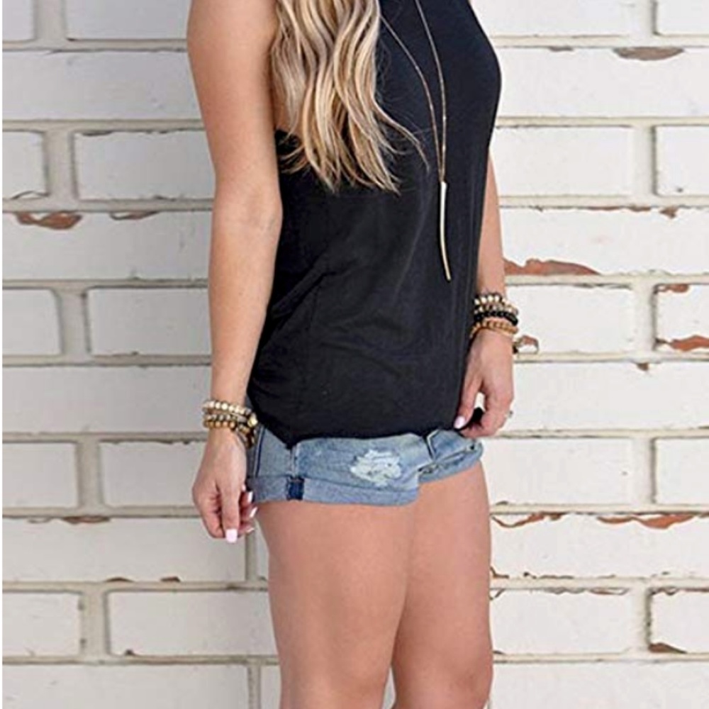 Black Sleeveless Backless Twist Tank - Picture 2 of 3